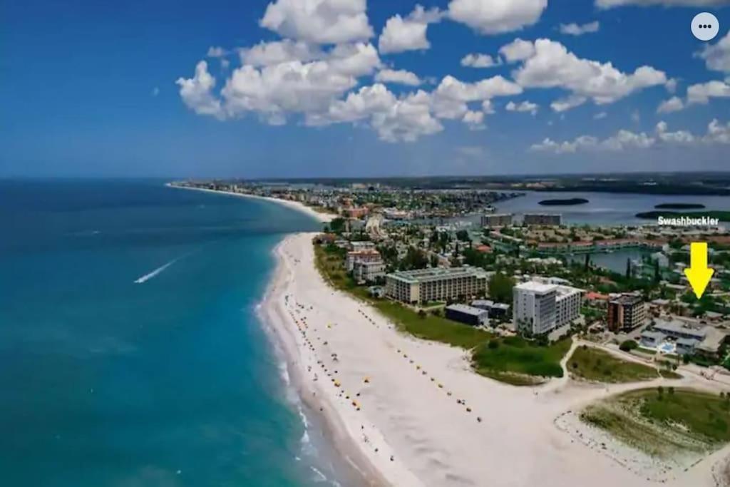Renovate Large Studio 21-Directly Across Beach St. Pete Beach Dış mekan fotoğraf