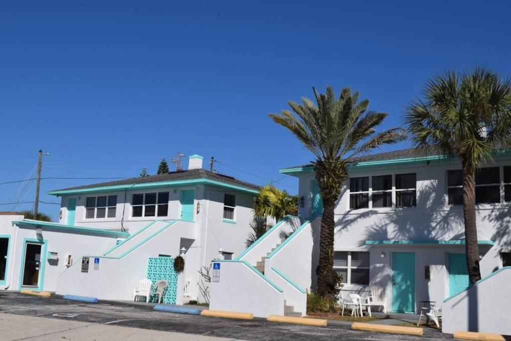 Renovate Large Studio 21-Directly Across Beach St. Pete Beach Dış mekan fotoğraf